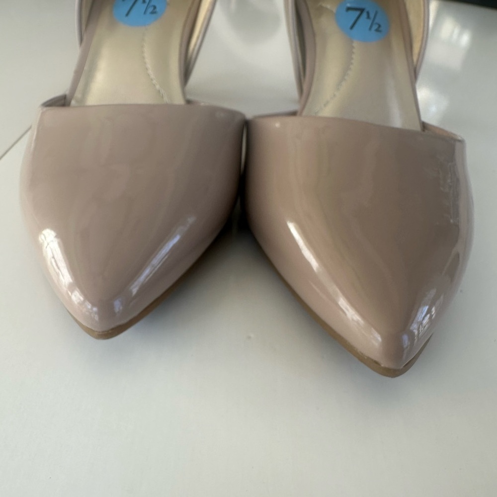 NEW Women's Nude Heels - Picture 6 of 7